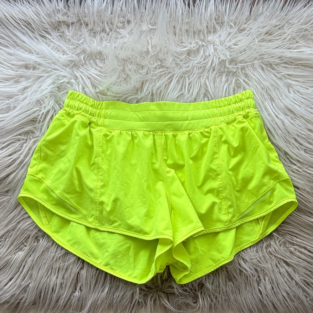 Lululemon hotty hot short sz 10